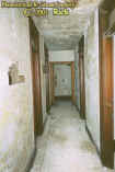 hallway.jpg (36329 bytes)