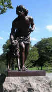 statue1.jpg (34418 bytes)